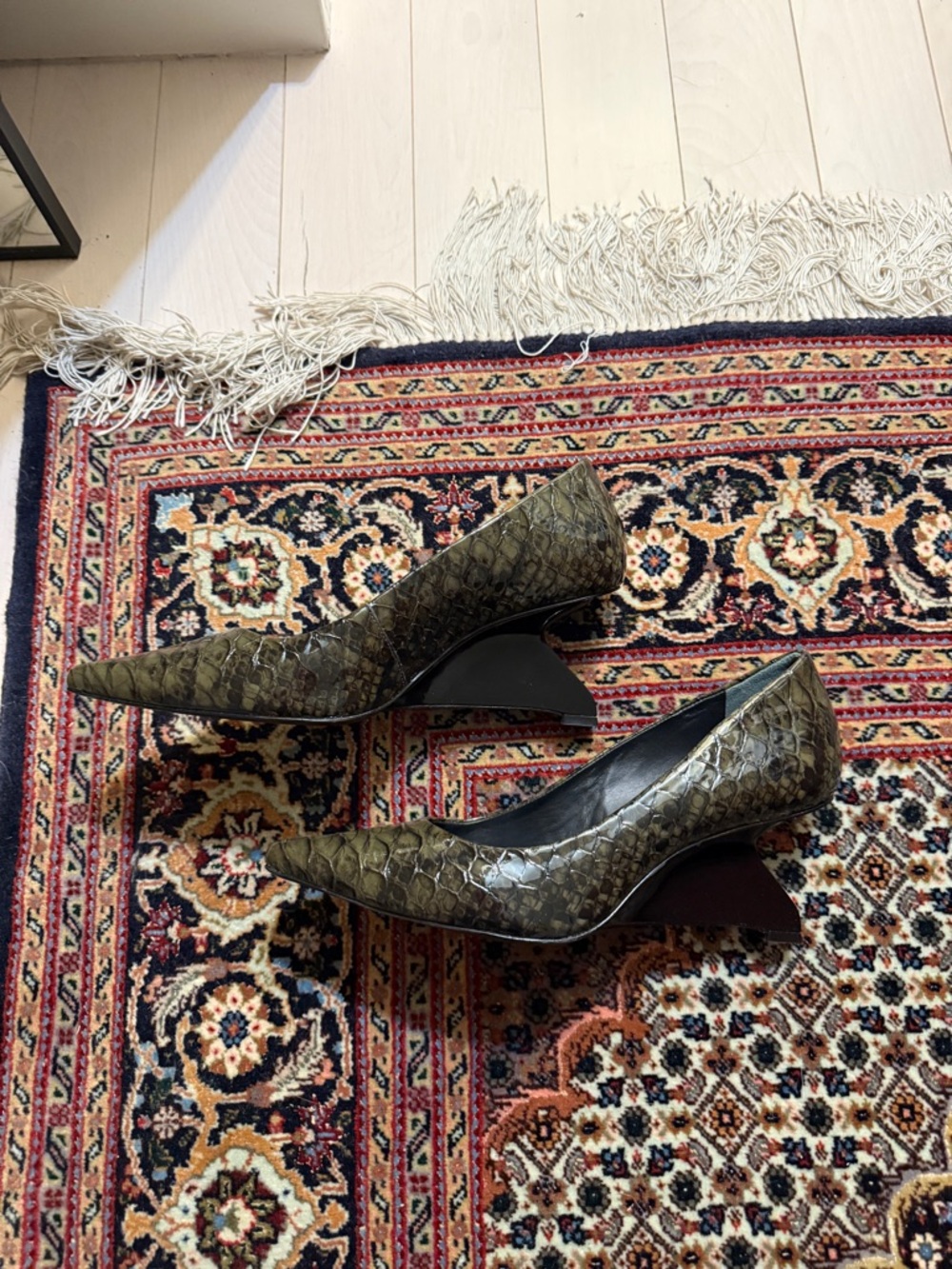 Reformation pumps - Picture 3 of 5